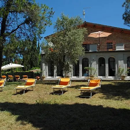 Hotel apartamentowy Miralaghi